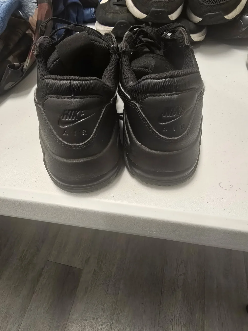 Nike Black Air Max Low Sneaker